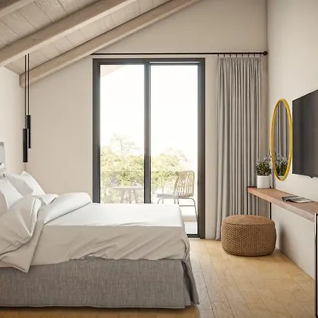 Nikon Boutique Hotel 4*