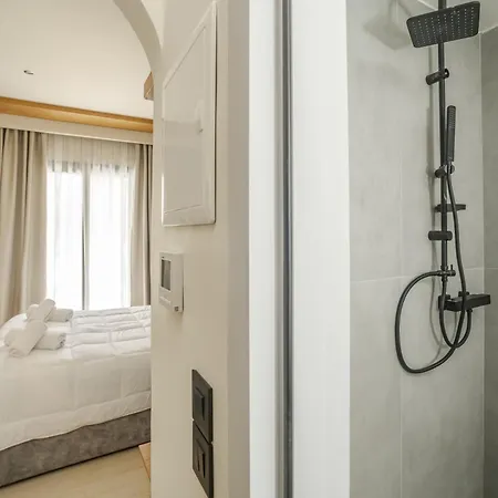 Nikon Boutique Hotel 4*