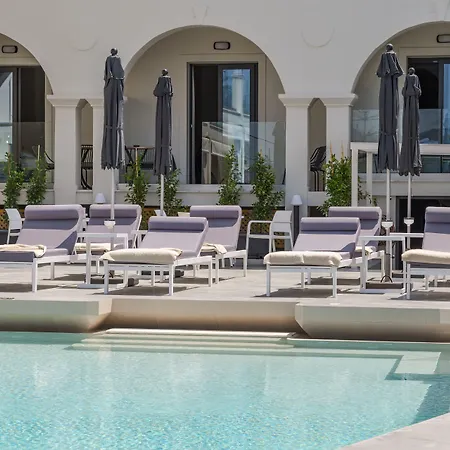 מלון Nikon Boutique Kalamákion