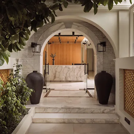 Nikon Boutique Hotel