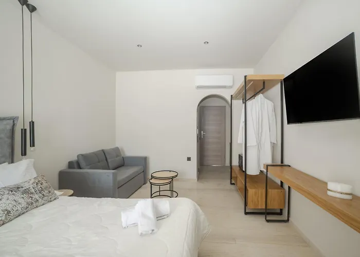 Nikon Boutique Hotel 4*