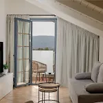 Nikon Boutique Hotel 4*