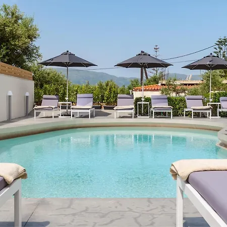 Nikon Boutique Hotel