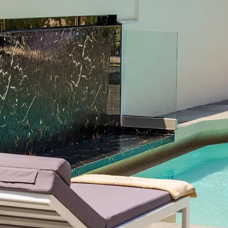 Nikon Boutique Hotel