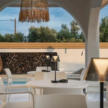 Nikon Boutique Hotel Kalamákion