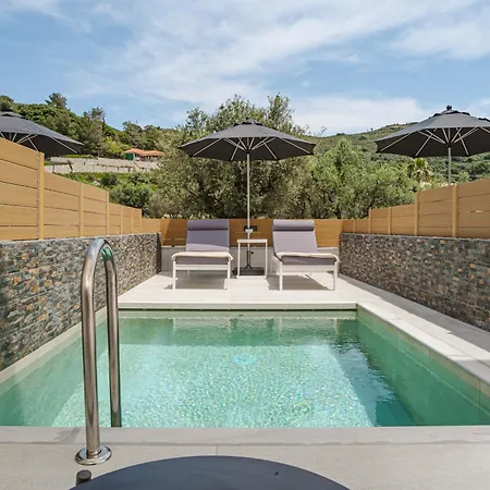 Nikon Boutique Kalamákion