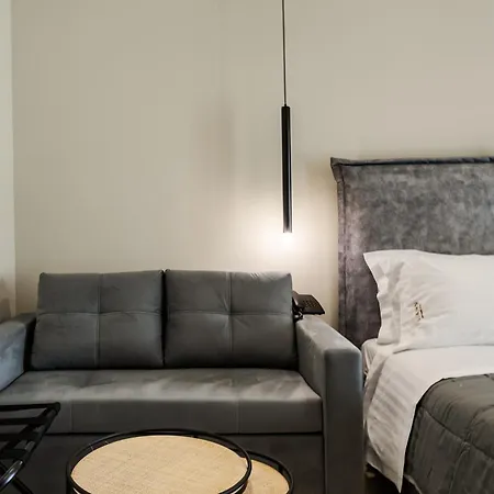 Nikon Boutique Hotel 4*