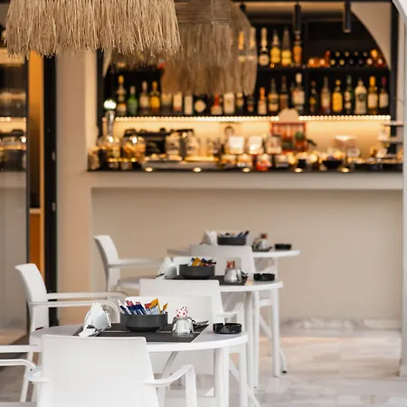 Nikon Boutique Hotel 4*