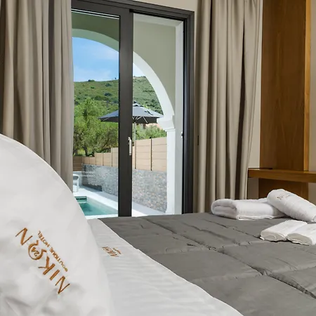 Nikon Boutique Hotel 4*