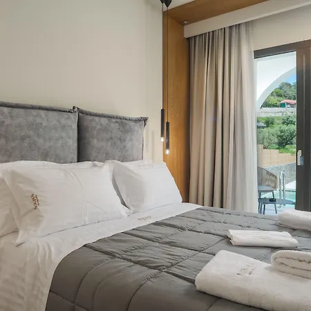 Nikon Boutique Hotel 4*