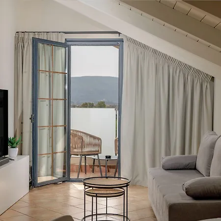 Nikon Boutique Hotel 4*